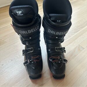 Men’s Dalbello Ski Boots Sz 27.5 (10.5)